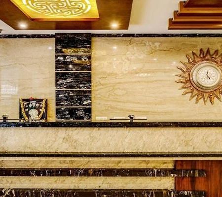 Hotel U.T.Elegance Bangalore Buitenkant foto