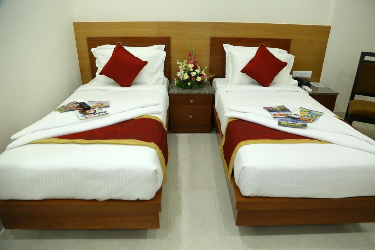 Hotel U.T.Elegance Bangalore Buitenkant foto