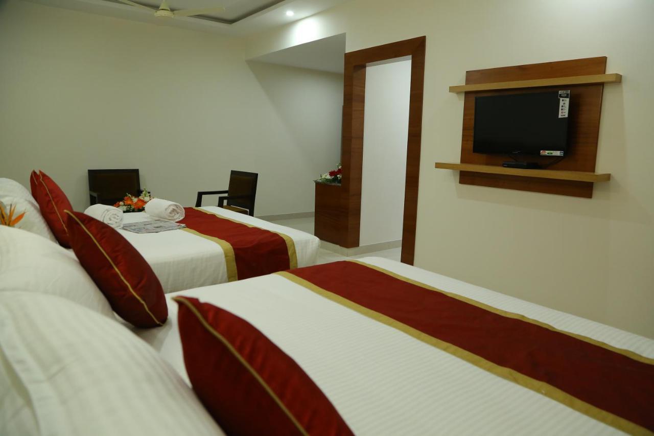Hotel U.T.Elegance Bangalore Buitenkant foto