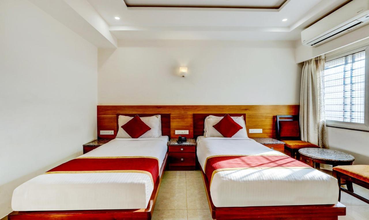 Hotel U.T.Elegance Bangalore Buitenkant foto