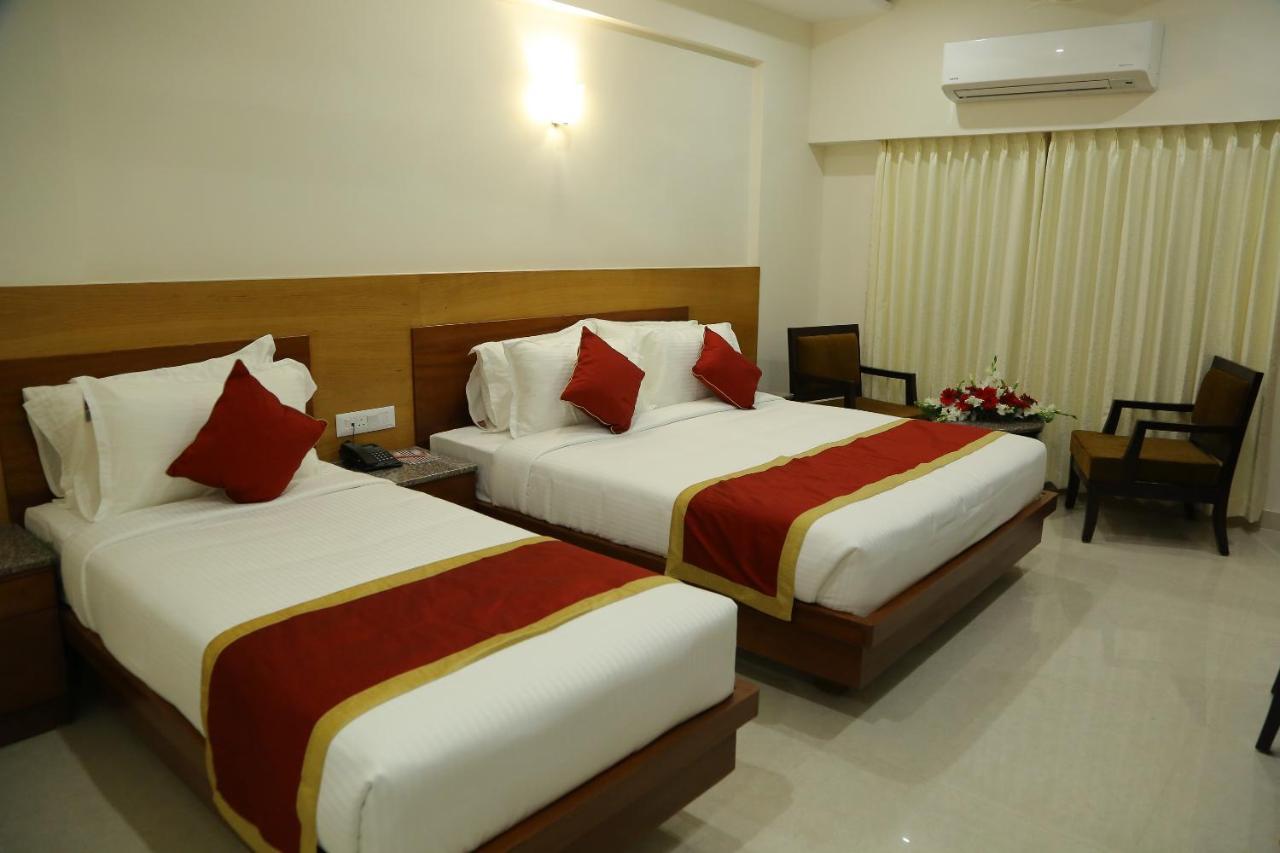 Hotel U.T.Elegance Bangalore Buitenkant foto