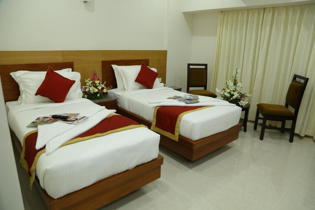 Hotel U.T.Elegance Bangalore Buitenkant foto