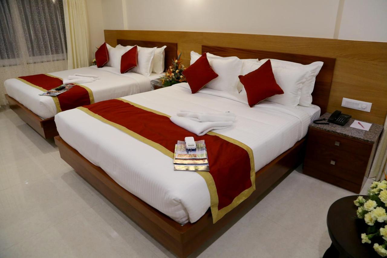 Hotel U.T.Elegance Bangalore Buitenkant foto