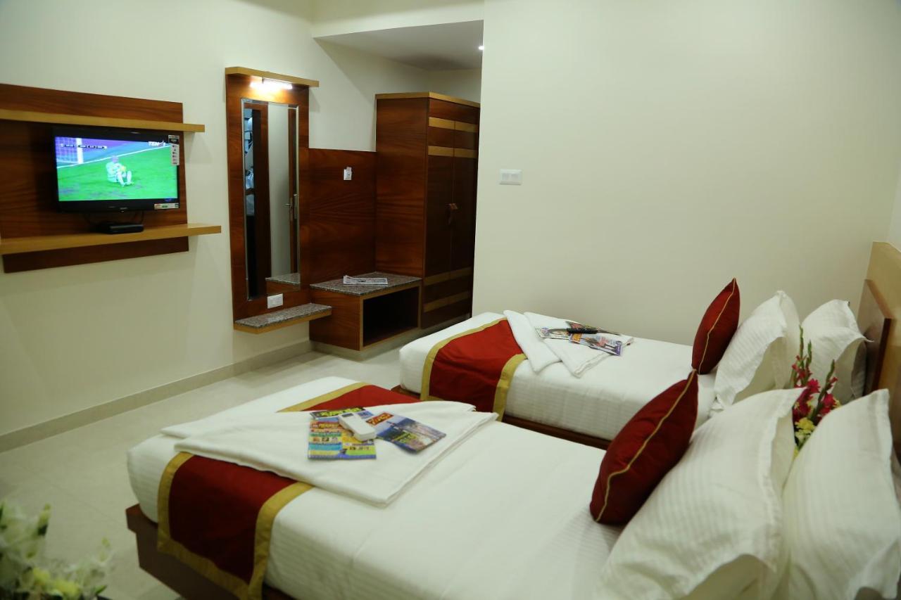 Hotel U.T.Elegance Bangalore Buitenkant foto