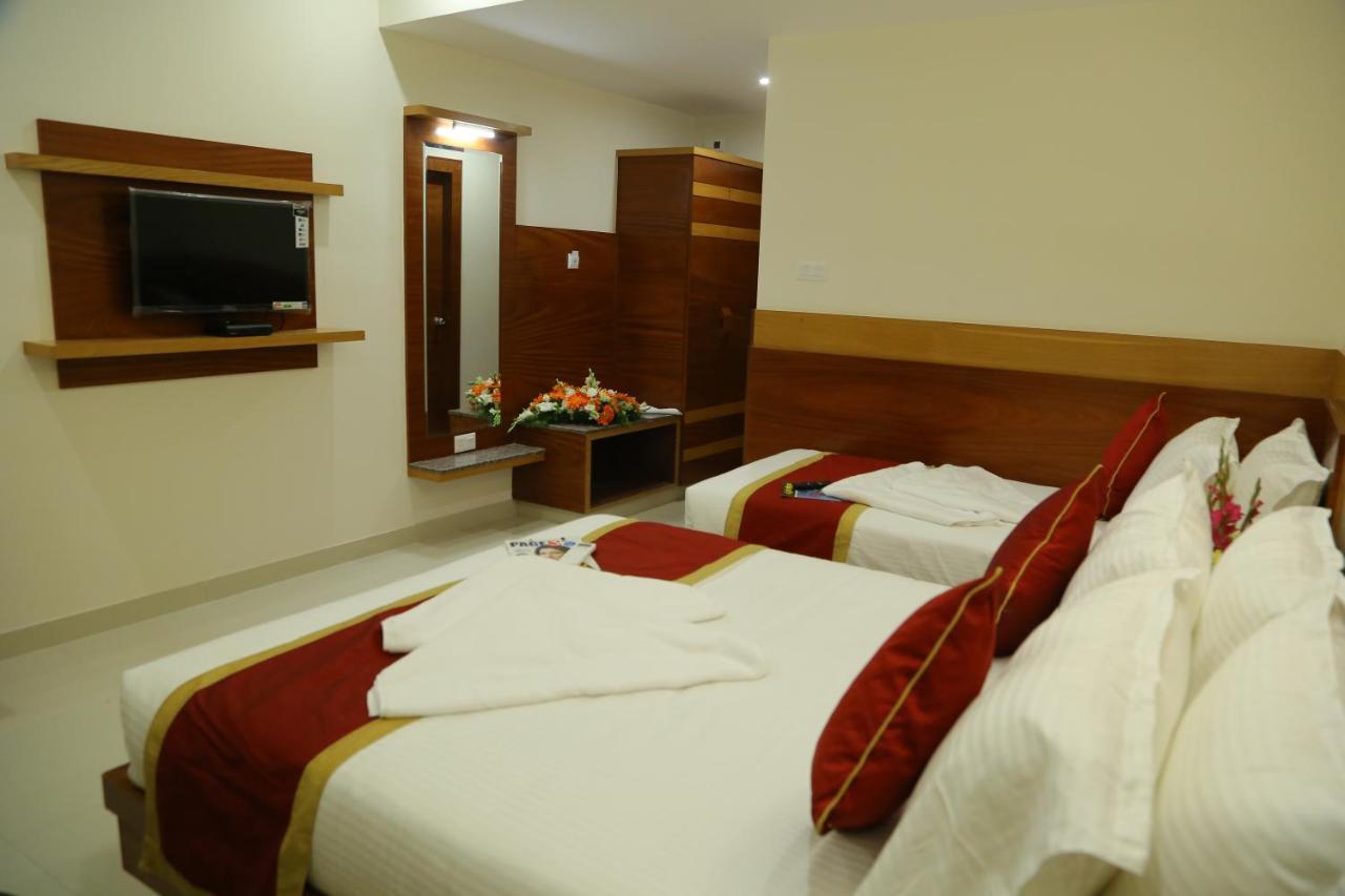 Hotel U.T.Elegance Bangalore Buitenkant foto