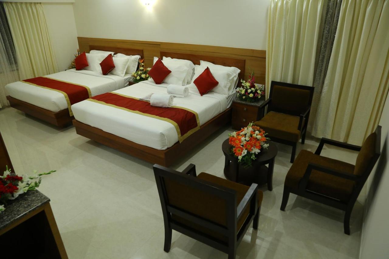Hotel U.T.Elegance Bangalore Buitenkant foto
